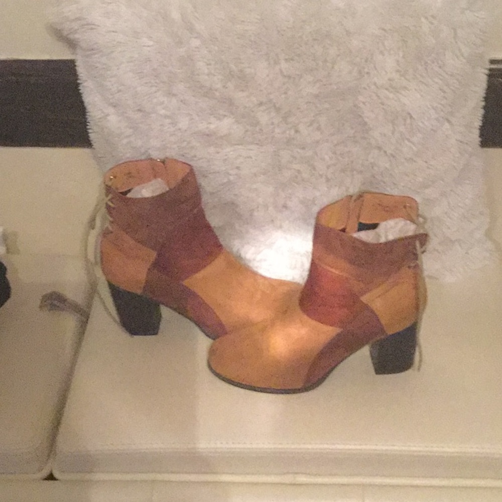 Suede boots